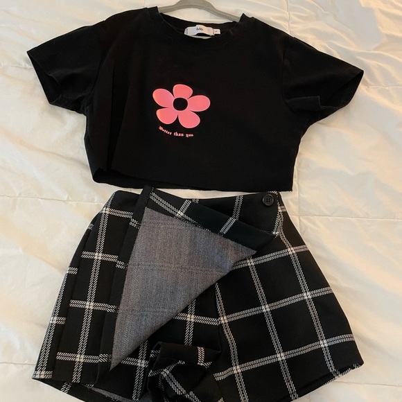 Girls skirt set Top is L and skirt is Old Navy 8.///NOT a SET - Picture 1 of 2